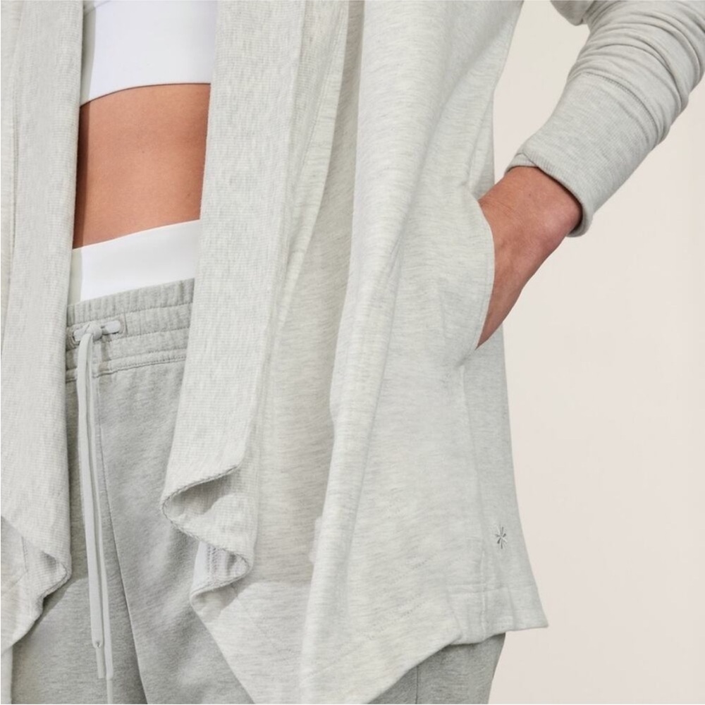 Athleta Womens small Pranayama Restore Wrap Gray Cardigan Loungewear Soft
Comfy - Picture 5 of 11